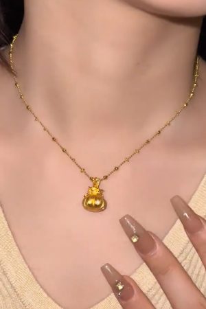 Exquisite Gold-Plated Pumpkin Coin Purse Necklace - Retro Chinese-Style Clavicle Chain for Women, High-End Fashion Accessory