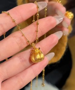 Exquisite Gold-Plated Pumpkin Coin Purse Necklace - Retro Chinese-Style Clavicle Chain for Women, High-End Fashion Accessory