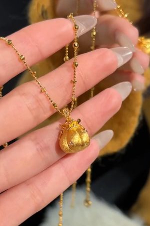 Exquisite Gold-Plated Pumpkin Coin Purse Necklace - Retro Chinese-Style Clavicle Chain for Women, High-End Fashion Accessory