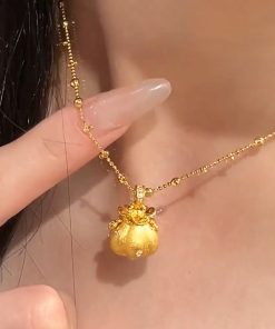 Exquisite Gold-Plated Pumpkin Coin Purse Necklace - Retro Chinese-Style Clavicle Chain for Women, High-End Fashion Accessory