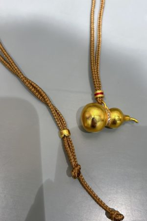 Exquisite Hollow Gourd Braided Rope Necklace - Ancient Method Sand Gold High-End Sweater Chain for Elegant Style