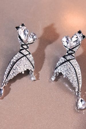 Exquisite Irregular Butterfly Earrings for Women - Japanese and Korean Design, 2025 Minimalist Crystal Inlaid Socialite Style