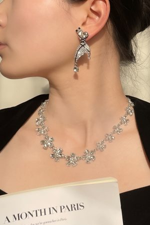 Exquisite Irregular Butterfly Earrings for Women - Japanese and Korean Design, 2025 Minimalist Crystal Inlaid Socialite Style