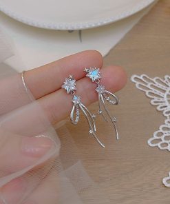 Exquisite Long Star Bow Earrings - Minimalist High-End Studs for a Slimmer Face, Fashionable and Chic Statement Jewelry