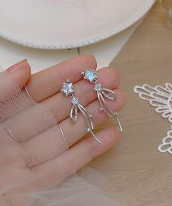 Exquisite Long Star Bow Earrings - Minimalist High-End Studs for a Slimmer Face, Fashionable and Chic Statement Jewelry