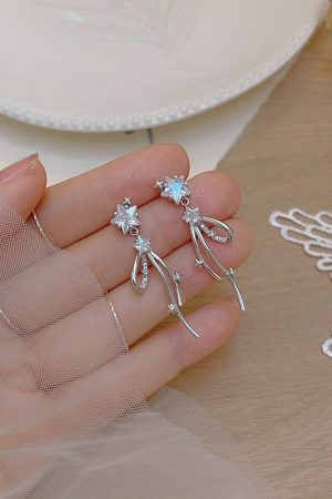 Exquisite Long Star Bow Earrings - Minimalist High-End Studs for a Slimmer Face, Fashionable and Chic Statement Jewelry