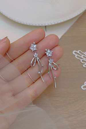 Exquisite Long Star Bow Earrings - Minimalist High-End Studs for a Slimmer Face, Fashionable and Chic Statement Jewelry