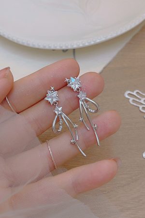 Exquisite Long Star Bow Earrings - Minimalist High-End Studs for a Slimmer Face, Fashionable and Chic Statement Jewelry