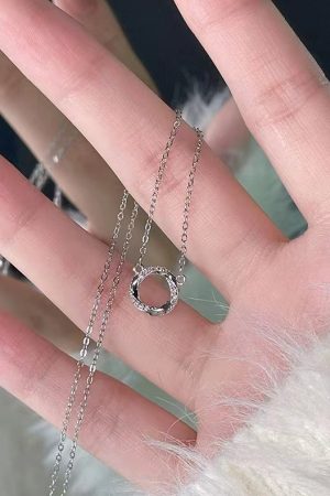 Exquisite MÃ¶bius Ring Necklace - Light Luxury Clavicle Chain, Niche Design, 2025 Trending High-End Jewelry
