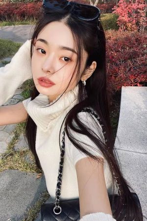 Exquisite White Zircon Small Hoop Earrings - Simple Versatile Ear Clips in Song Ji-a Style, Perfect for Y2K and Everyday Wear