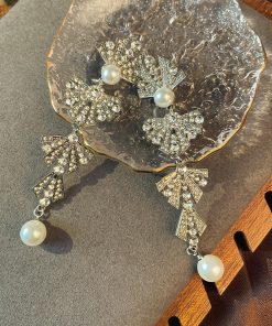 Fashionable Diamond-Inlaid Fan-Shaped Long Tassel Earrings with Unique Pearl Accents - Trendy 2025 Women's Jewelry