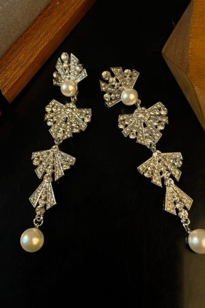 Fashionable Diamond-Inlaid Fan-Shaped Long Tassel Earrings with Unique Pearl Accents - Trendy 2025 Women's Jewelry