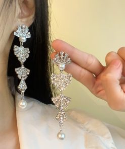 Fashionable Diamond-Inlaid Fan-Shaped Long Tassel Earrings with Unique Pearl Accents - Trendy 2025 Women's Jewelry