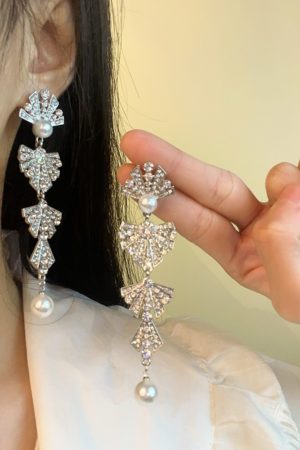 Fashionable Diamond-Inlaid Fan-Shaped Long Tassel Earrings with Unique Pearl Accents - Trendy 2025 Women's Jewelry