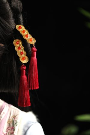 Festive Copper Coin Hairpin for Girls, Vintage Hanfu Hair Accessory with Red Tassels, Horse-Face Skirt Pin, Elegant Step-Shake Design