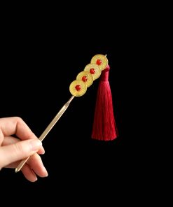 Festive Copper Coin Hairpin for Girls, Vintage Hanfu Hair Accessory with Red Tassels, Horse-Face Skirt Pin, Elegant Step-Shake Design
