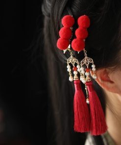 Festive Red Hanfu Hair Clips for Girls, Ancient Style Side Ornaments with Step-Shake Tassels, Perfect for New Year Celebrations