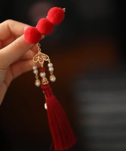 Festive Red Hanfu Hair Clips for Girls, Ancient Style Side Ornaments with Step-Shake Tassels, Perfect for New Year Celebrations