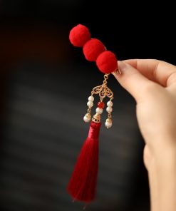 Festive Red Hanfu Hair Clips for Girls, Ancient Style Side Ornaments with Step-Shake Tassels, Perfect for New Year Celebrations