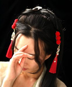 Festive Red Hanfu Hair Clips for Girls, Ancient Style Side Ornaments with Step-Shake Tassels, Perfect for New Year Celebrations