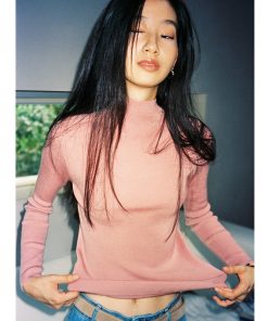 Fine-Spun Australian Merino Wool Seamless Turtleneck Knitted Base Layer Top for Cozy Layering