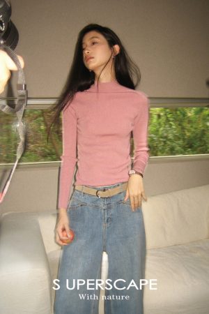 Fine-Spun Australian Merino Wool Seamless Turtleneck Knitted Base Layer Top for Cozy Layering