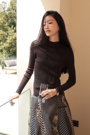 Fine-Spun Australian Merino Wool Seamless Turtleneck Knitted Base Layer Top for Cozy Layering