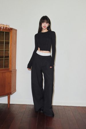 Fitted Long Sleeve Crop Top with Raw Edge Design for Women - Trendy Casual Style