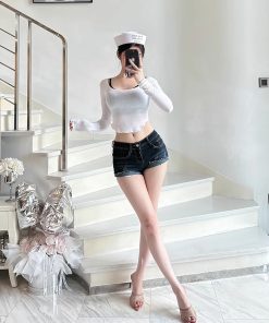 Fitted Stretchy Cropped Long-Sleeve T-Shirt - Waist-Cinching, Slightly Sheer, Y2K Style for a Flattering Silhouette