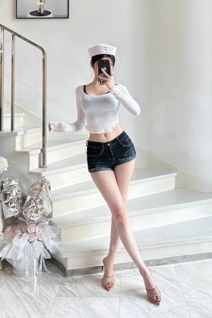 Fitted Stretchy Cropped Long-Sleeve T-Shirt - Waist-Cinching, Slightly Sheer, Y2K Style for a Flattering Silhouette