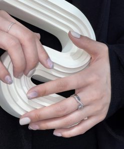 Floating Curve Drill Finger Ring for Women - Light Luxury High-End Versatile Temperament Ring for Commuting and Everyday Wear