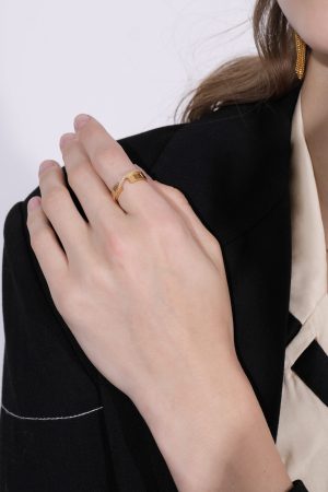 Floating Curve Drill Finger Ring for Women - Light Luxury High-End Versatile Temperament Ring for Commuting and Everyday Wear