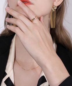 Floating Curve Drill Finger Ring for Women - Light Luxury High-End Versatile Temperament Ring for Commuting and Everyday Wear