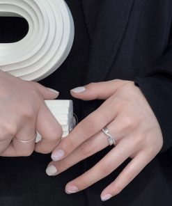Floating Curve Drill Finger Ring for Women - Light Luxury High-End Versatile Temperament Ring for Commuting and Everyday Wear