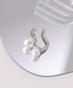 Floating Painless Ear Clips for Women, French Retro Large Double Pearl Drop Earrings, No Ear Holes, Vintage-Inspired Jewelry