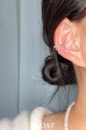 Floating Sweet Silver Bow Ear Clips for Women, High-End No Ear Holes Design, Elegant Fashion Earrings