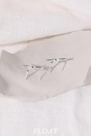 Floating Sweet Silver Bow Ear Clips for Women, High-End No Ear Holes Design, Elegant Fashion Earrings