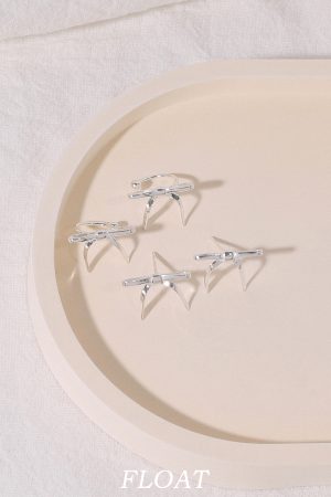 Floating Sweet Silver Bow Ear Clips for Women, High-End No Ear Holes Design, Elegant Fashion Earrings