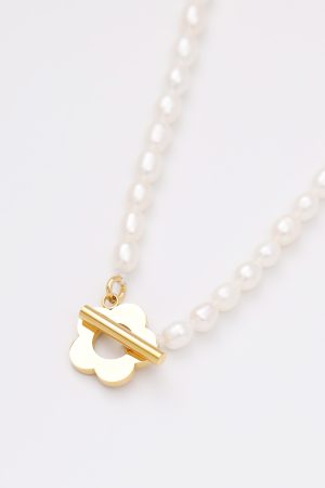 Floating Titanium Steel Necklace for Women - Non-Fading Vintage Pearl Clavicle Chain, 2025 Trendy Fashion Jewelry