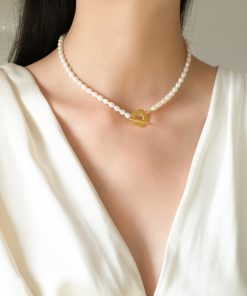 Floating Titanium Steel Necklace for Women - Non-Fading Vintage Pearl Clavicle Chain, 2025 Trendy Fashion Jewelry