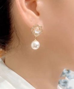 Floral Cluster Zirconia Pearl Stud Earrings - Trendy Drop Earrings with Niche Design, Elegant High-End Ear Accessories