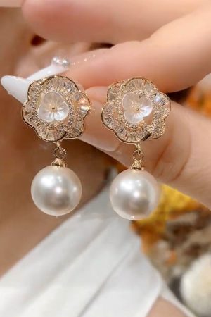 Floral Cluster Zirconia Pearl Stud Earrings - Trendy Drop Earrings with Niche Design, Elegant High-End Ear Accessories