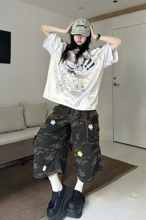 Floral Embroidery Camouflage Work Shorts for Men and Women - Retro American Pleated Multi-Pocket Cropped Pants