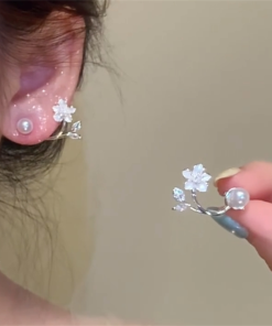 Floral Pearl Stud Earrings for Women - Light Luxury Minimalist Design, Versatile Fashion Accessories