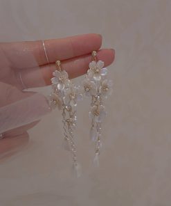 Floral Pearl Tassel Earrings for Women - Ultra-Fairy White Petal Water Drop Long Earrings, Chic Vacation Jewelry