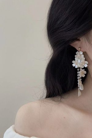 Floral Pearl Tassel Earrings for Women - Ultra-Fairy White Petal Water Drop Long Earrings, Chic Vacation Jewelry