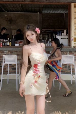 Floral Spaghetti Strap Dress for Women, French-Style Waist-Cinching Design, Summer Vacation Hot Girl Short Skirt