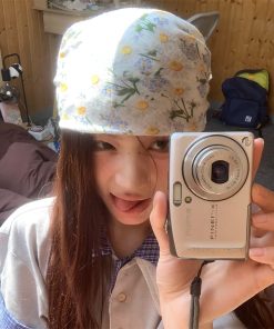 Floral Triangle Scarf Head Wrap - Vintage Cotton Linen Daisy Scarf for French Countryside Beach Style, Perfect for Y2K and Boho Looks