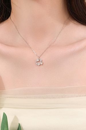 Floral Wreath Butterfly Choker Necklace - Light Luxury High-End Minimalist Clavicle Chain for Sweet Temperament and Forest Style Fashion