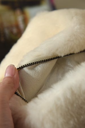 Fluffy Cute Faux Fur Sheepskin Handbag - Small Atmospheric Accessory for Stylish Outfits